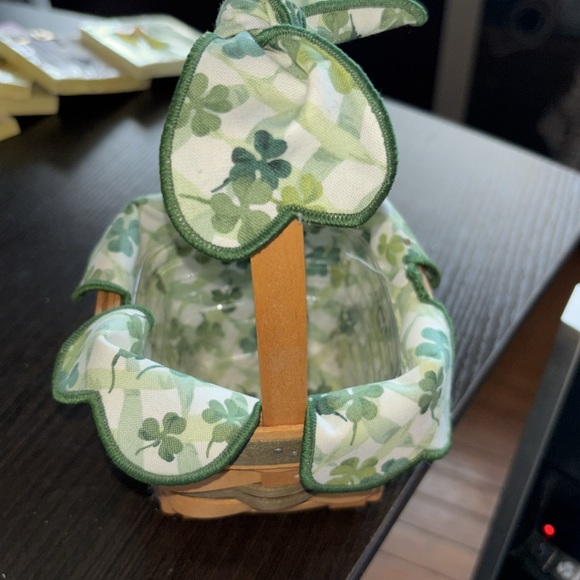 Longaberger Green Clover Basket with Handle - Picture 4 of 6